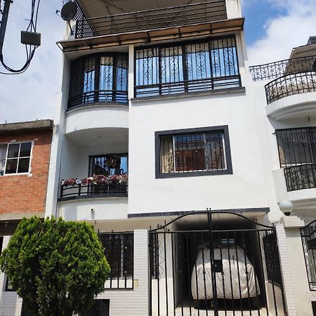 Vivienda Turistica Benicalap! Apartment Cali Ngoại thất bức ảnh