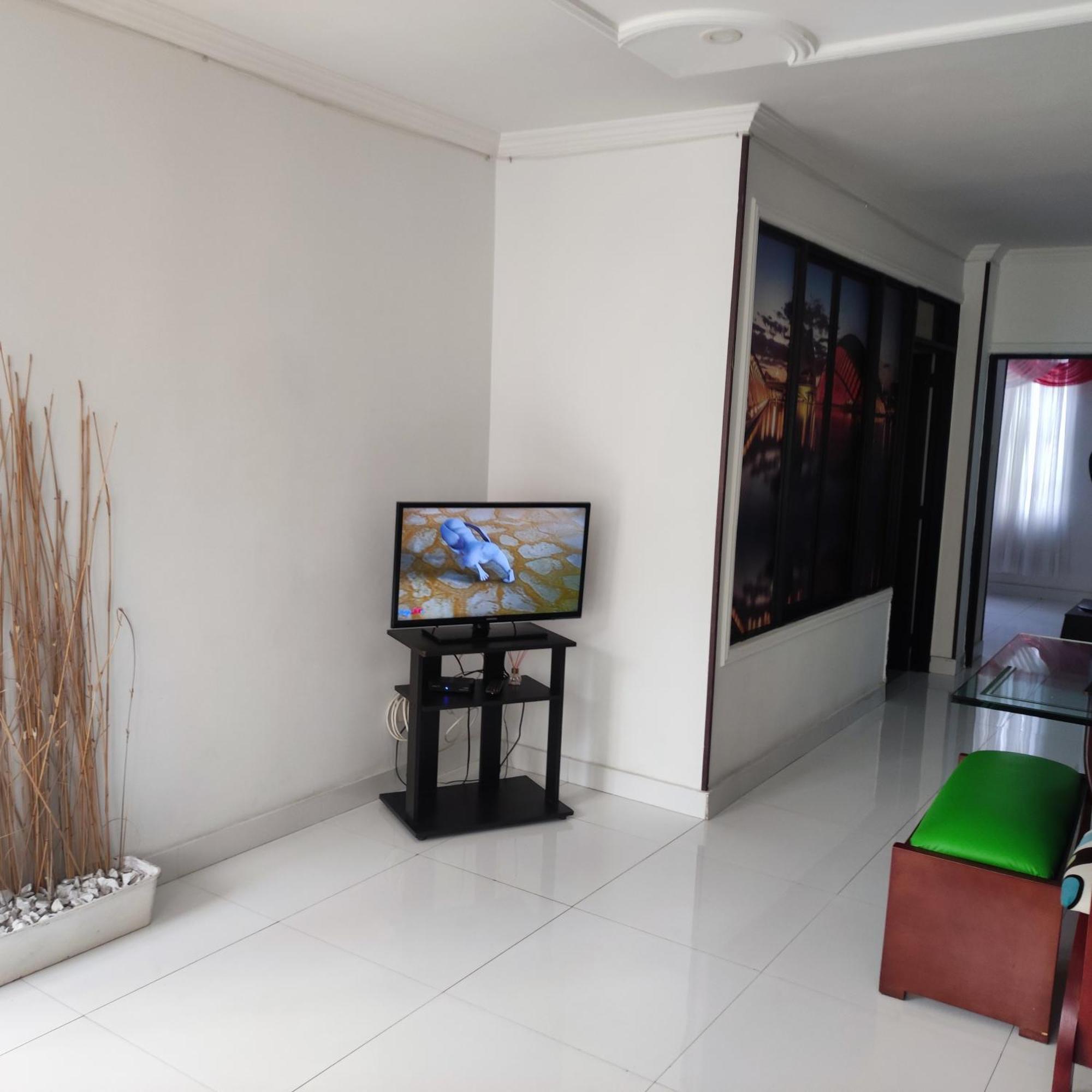 Vivienda Turistica Benicalap! Apartment Cali Ngoại thất bức ảnh